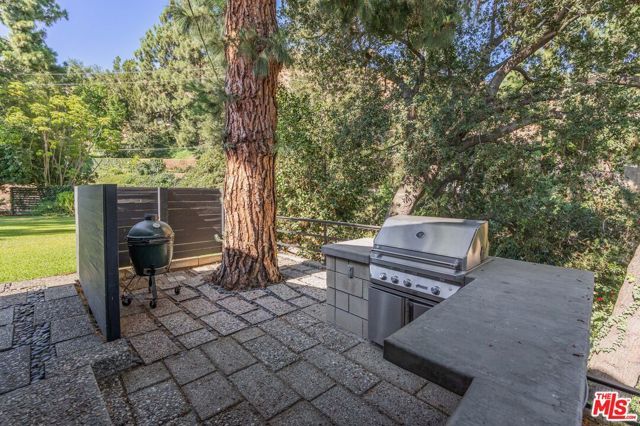 1604 Woodglen Lane, Altadena, CA 91001