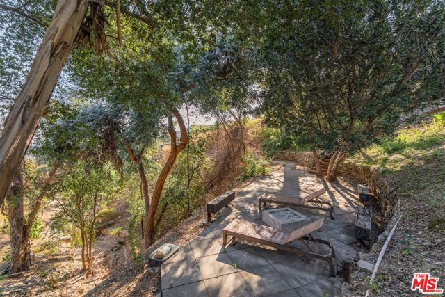 1604 Woodglen Lane, Altadena, CA 91001