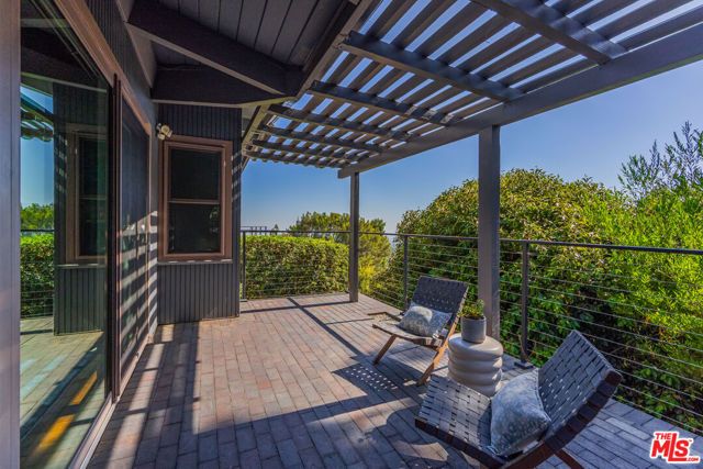 1604 Woodglen Lane, Altadena, CA 91001