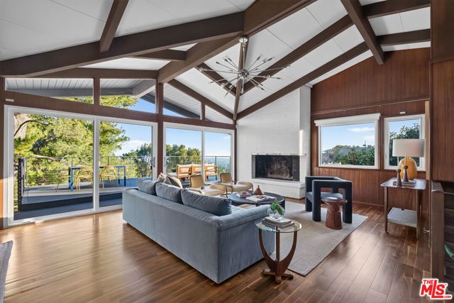 1604 Woodglen Lane, Altadena, CA 91001