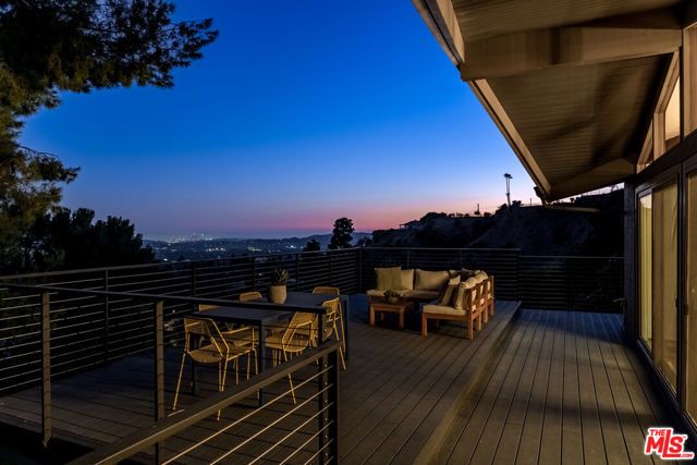 1604 Woodglen Lane, Altadena, CA 91001