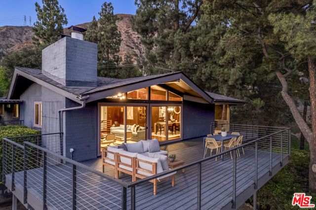 1604 Woodglen Lane, Altadena, CA 91001