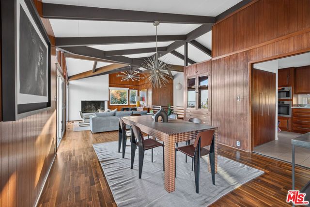 1604 Woodglen Lane, Altadena, CA 91001