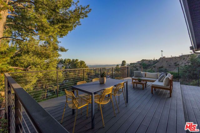 1604 Woodglen Lane, Altadena, CA 91001