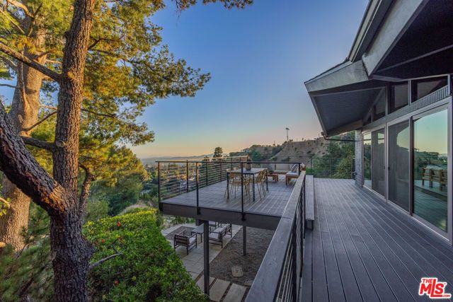 1604 Woodglen Lane, Altadena, CA 91001