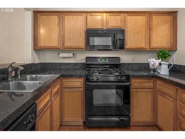 900 Sw 173RD Ave, Beaverton, OR 97006