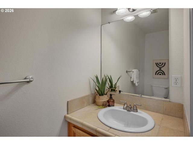 900 Sw 173RD Ave, Beaverton, OR 97006