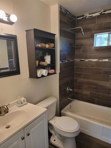 2223 Anderson Street, Irving, TX 75062