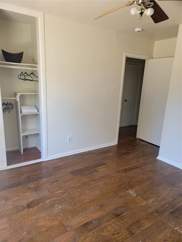 2223 Anderson Street, Irving, TX 75062