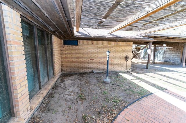 743 Retama Ave, Taft, TX 78390