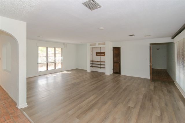 743 Retama Ave, Taft, TX 78390