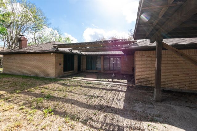 743 Retama Ave, Taft, TX 78390