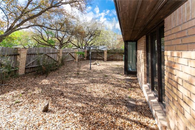 743 Retama Ave, Taft, TX 78390