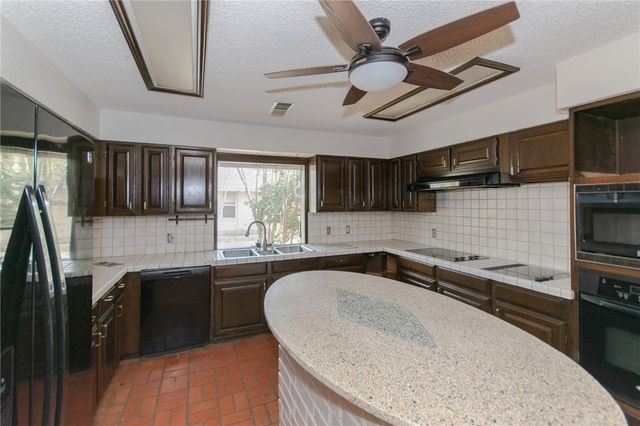 743 Retama Ave, Taft, TX 78390