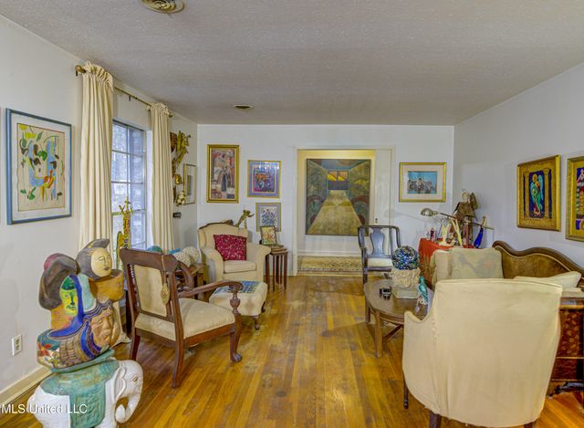 1735 Hillview Drive, Jackson, MS 39211