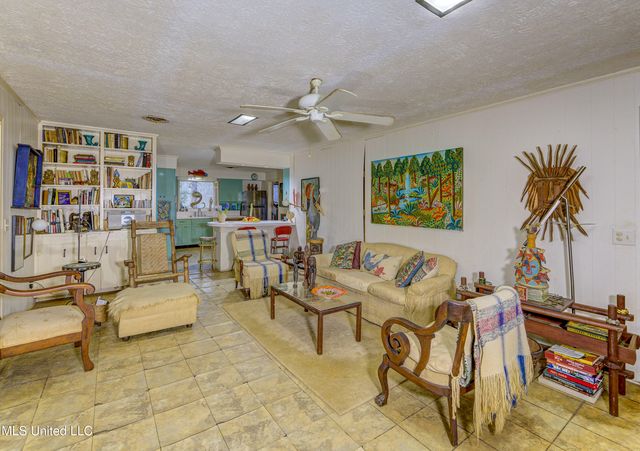 1735 Hillview Drive, Jackson, MS 39211