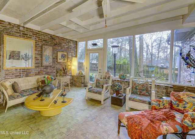 1735 Hillview Drive, Jackson, MS 39211