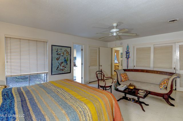 1735 Hillview Drive, Jackson, MS 39211