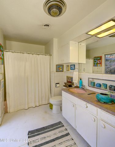 1735 Hillview Drive, Jackson, MS 39211