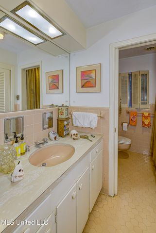 1735 Hillview Drive, Jackson, MS 39211