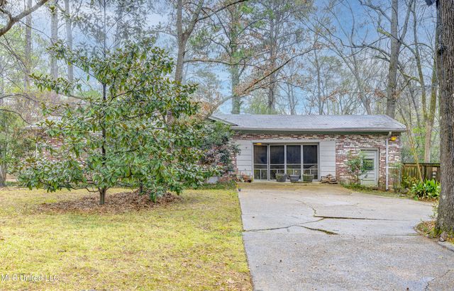 1735 Hillview Drive, Jackson, MS 39211