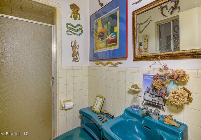 1735 Hillview Drive, Jackson, MS 39211