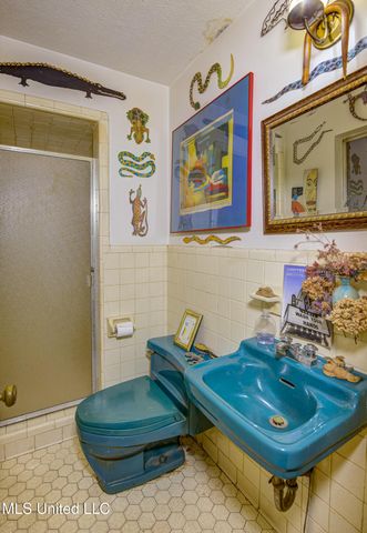 1735 Hillview Drive, Jackson, MS 39211