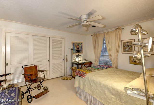 1735 Hillview Drive, Jackson, MS 39211