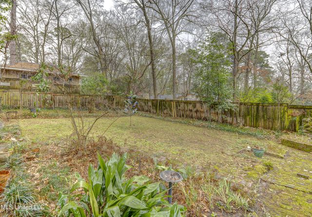 1735 Hillview Drive, Jackson, MS 39211