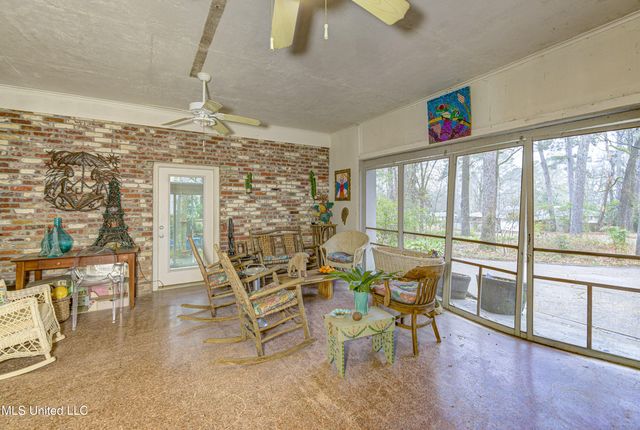 1735 Hillview Drive, Jackson, MS 39211