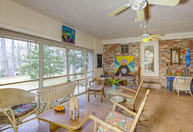 1735 Hillview Drive, Jackson, MS 39211