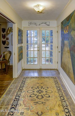 1735 Hillview Drive, Jackson, MS 39211