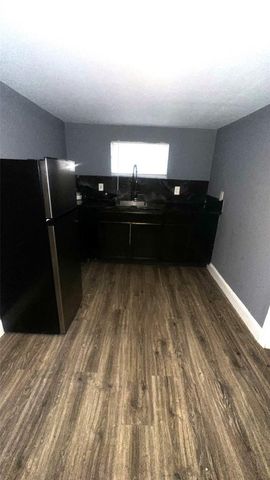 414 Frydek Road, Sealy, TX 77474