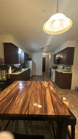 414 Frydek Road, Sealy, TX 77474