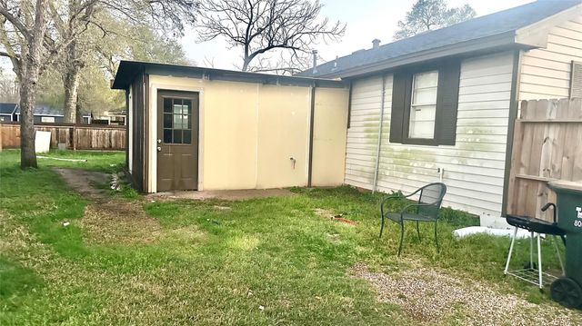 414 Frydek Road, Sealy, TX 77474