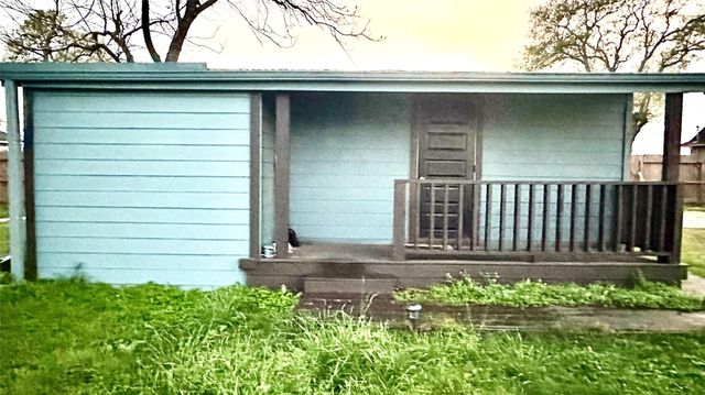 414 Frydek Road, Sealy, TX 77474