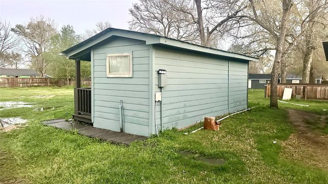 414 Frydek Road, Sealy, TX 77474