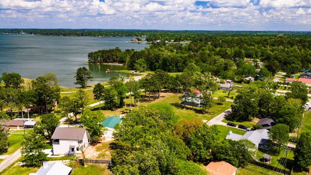 242 Palmetto Drive, Livingston, TX 77351