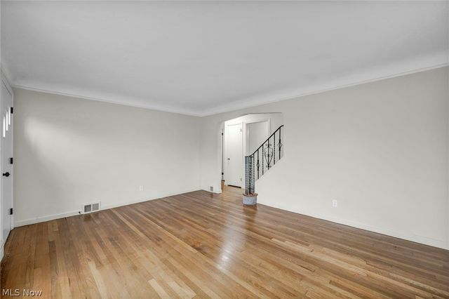 5085 W 6th Street, Brooklyn Heights, OH 44131