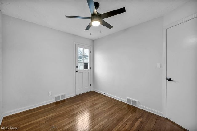 5085 W 6th Street, Brooklyn Heights, OH 44131