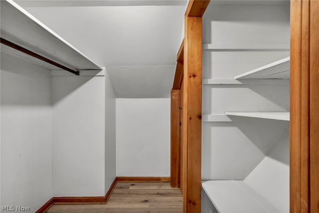 5085 W 6th Street, Brooklyn Heights, OH 44131