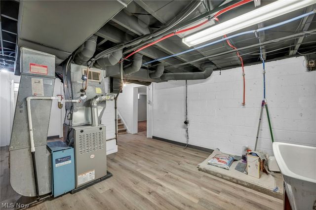 5085 W 6th Street, Brooklyn Heights, OH 44131