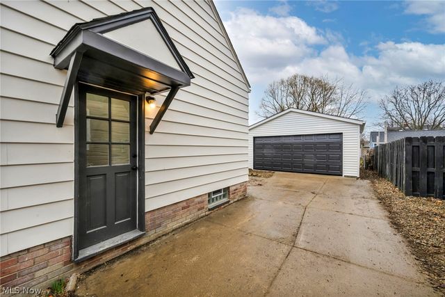 5085 W 6th Street, Brooklyn Heights, OH 44131