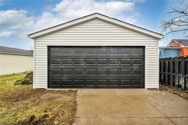 5085 W 6th Street, Brooklyn Heights, OH 44131