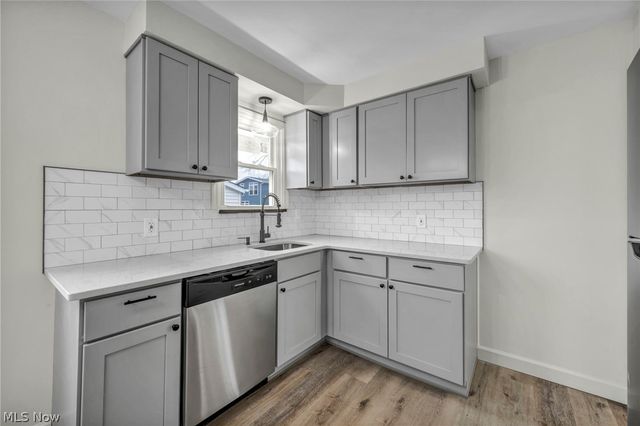 5085 W 6th Street, Brooklyn Heights, OH 44131