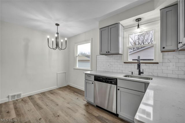 5085 W 6th Street, Brooklyn Heights, OH 44131