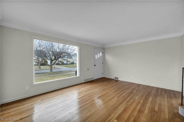 5085 W 6th Street, Brooklyn Heights, OH 44131