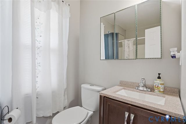 9266 Ivy Banks Dr, Mechanicsville, VA 23116