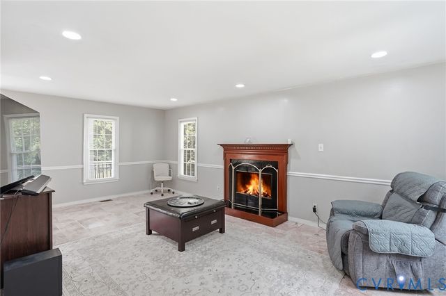 9266 Ivy Banks Dr, Mechanicsville, VA 23116