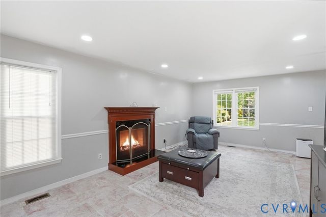 9266 Ivy Banks Dr, Mechanicsville, VA 23116
